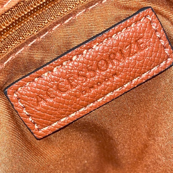 Bee Tote with wallet purchased at Accessorize in London - Picture 3 of 7